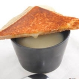 Velouté de panais et fromage grillé
